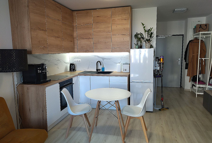 Na prenájom nový 2 izbový zariadený byt balkón Arboria Trnava.