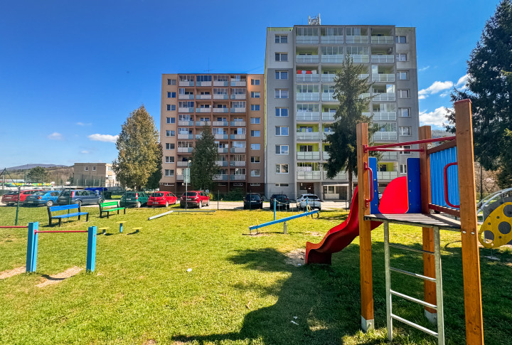 Zariadený 3-izbový byt po rekonštrukcii-Gelnica-odporúčame