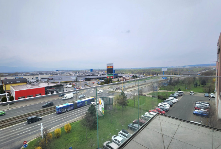 Špičkové obchodno - kancelárske priestory na mieru - OPROTI OPTIME