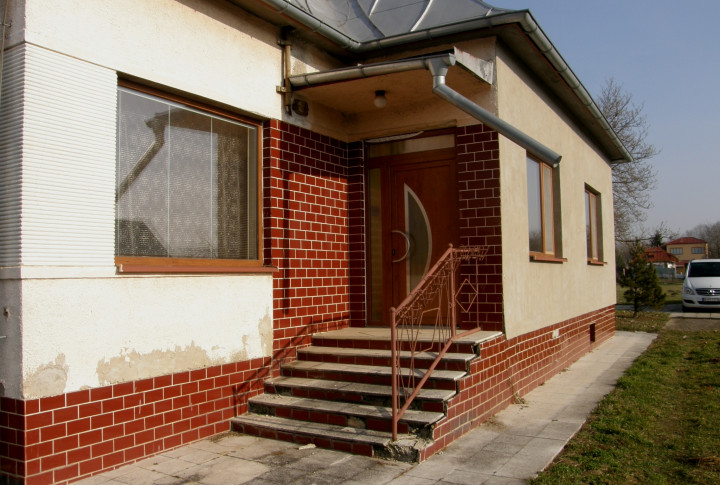 Na predaj vidiecky dom s krásnym pozemkom v obci Veľké Raškovce