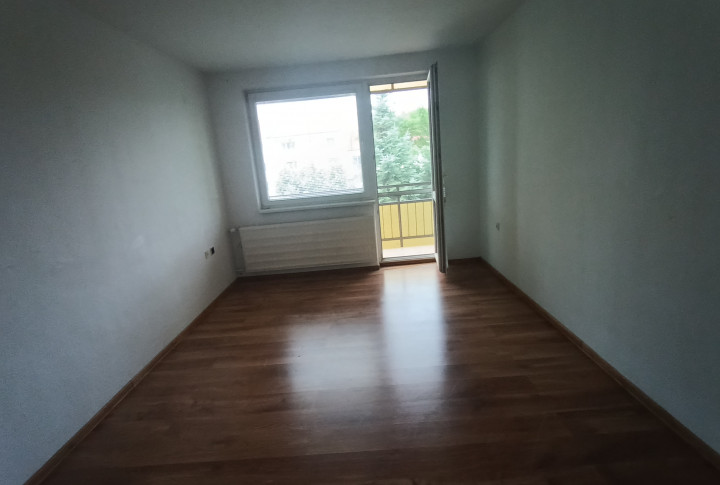 Na prenájom 4 izbový byt s balkónom Nitra - Jelenecká ulica