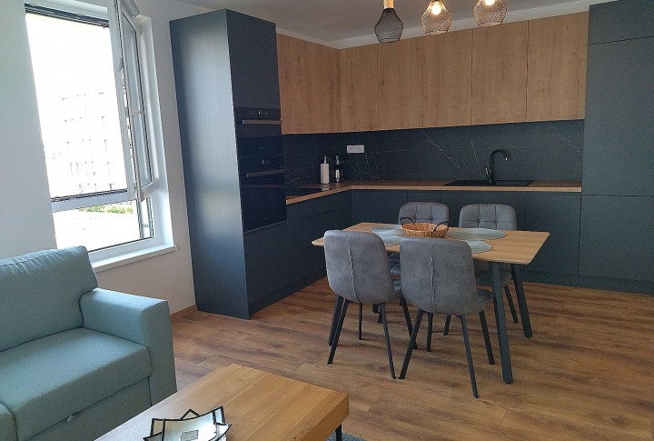 Na prenájom nový zariadený 2 izbový byt, Včelárska, Trnava.