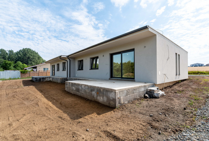 NA PREDAJ 4 IZBOVÝ RODINNÝ DOM V OBCI BELŽA | HOLODOM | POZEMOK 384m2
