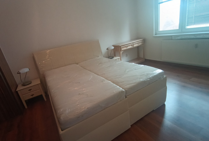Prenajaté!Na prenájom veľký 2 izbový byt Nitra - spodok Klokočiny, skvelá lokalita