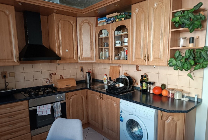 Na prenájom zariadený 2 izbový byt, balkón, Hlavná, Trnava