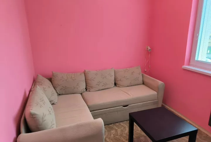 Na prenájom 1 izbový zariadený byt, časť Sotina, Senica.