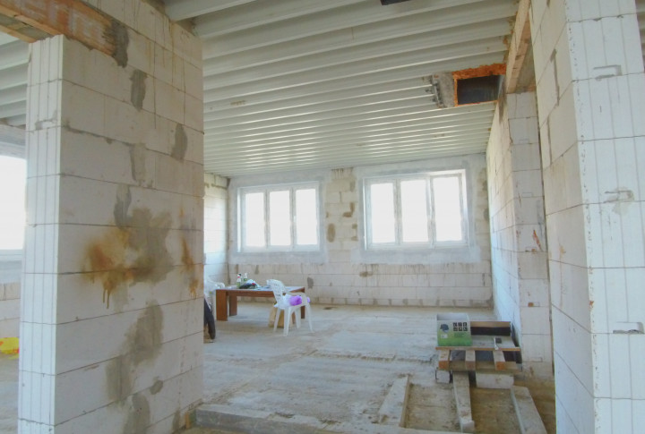 Rozostavaný rodinný dom s 10 a pozemkom pri Košiciach