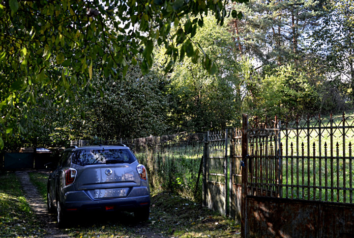Stavebný, oplotený a slnečný pozemok s vinicou v obci Janík