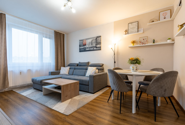 NA PREDAJ KRÁSNY 3 IZBOVÝ BYT S VÝHĽADOM NA MESTO | 64m2 + LOGGIA | POVSTANIA ČESKÉHO ĽUDU - DARGOVSKÝCH HRDINOV