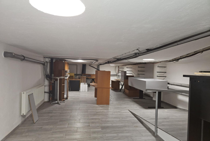 Na prenájom sklad na Levočskej ul. v Prešove bonus parkovanie pre jedno auto v podzemnej garáži zdarma.