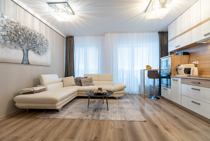 NA PREDAJ PRIESTRANNÝ 3 IZBOVÝ BYT | 80m2 + 17m2 BALKÓN | BOROVICOVÝ HÁJ