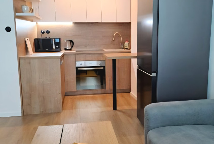 REZERVOVANÉ | NA PREDAJ KOMPLETNE ZREKONŠTRUOVANÝ BYT, ZIMNÁ