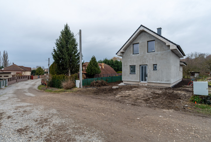 NA PREDAJ 4 IZBOVÁ NOVOSTAVBA S KRÁSNYM POZEMKOM 381m² | OBEC SEŇA | 15 MINÚT OD KOŠÍC