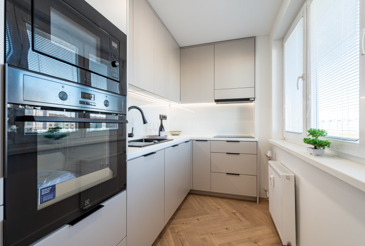 NA PREDAJ PEKNÝ A ZREKONŠTRUOVANÝ 3-IZBOVÝ BYT NA ULICI VÝSTAVBY, KOŠICE - ZÁPAD.