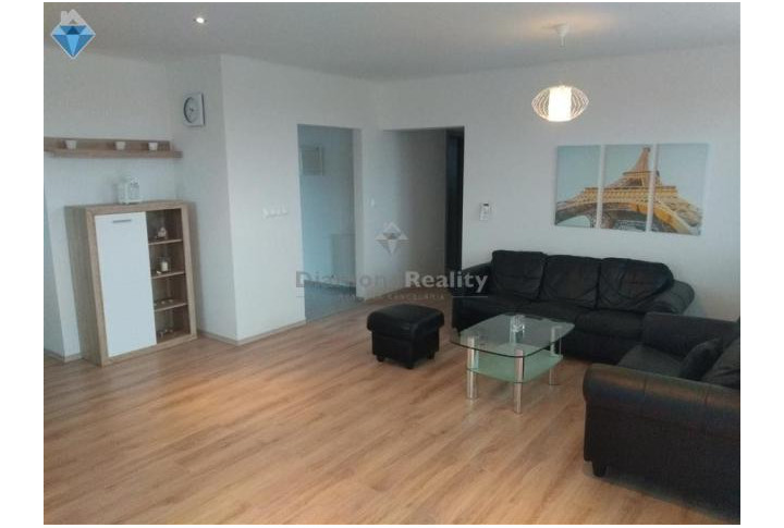 Na prenájom rodinný dom v malebnej obci Svätoplukovo