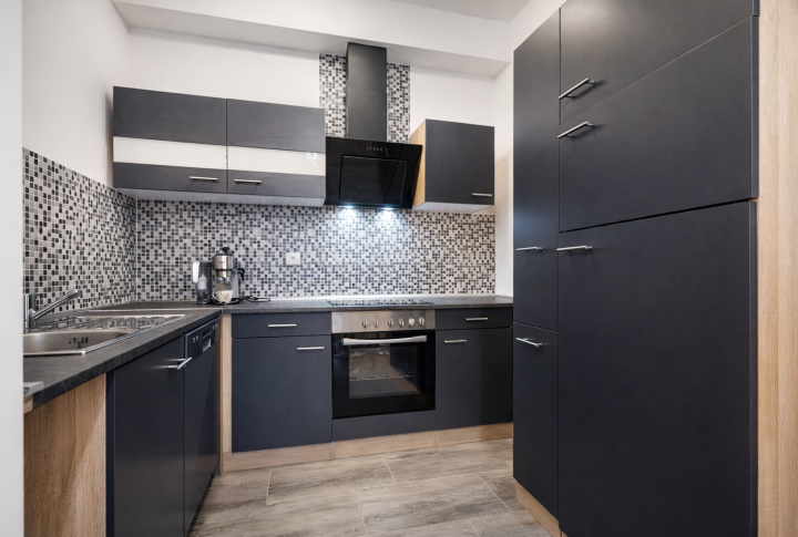 NA PREDAJ MODERNÝ 2-IZBOVÝ BYT | ZELENÁ STRÁŇ | 2 PIVNICE | TERASA | VONKAJŠIE AJ VNÚTORNÉ PARKOVANIE