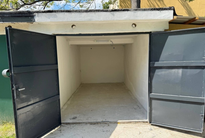 Na predaj garáž Jesenná ulica - Staré mesto