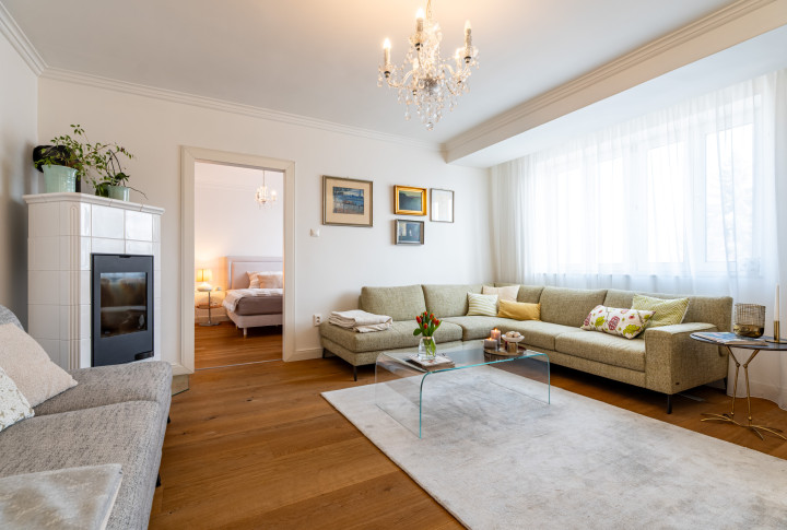 REZERVOVANÉ - NA PREDAJ UNIKÁTNY 2 IZBOVÝ BYT V LUKRATÍVNEJ LOKALITE, STARÉ MESTO -  UL. ŠTEFANIKOVÁ.