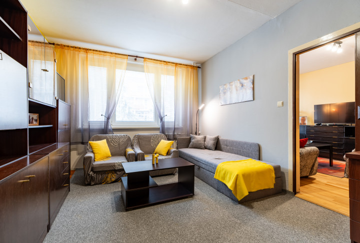 REZERVOVANE | NA PREDAJ 2 IZBOVÝ BYT VHODNÝ NA INVESTÍCIU | 57m2 + LOGGIA | OVRUČSKÁ ULICA