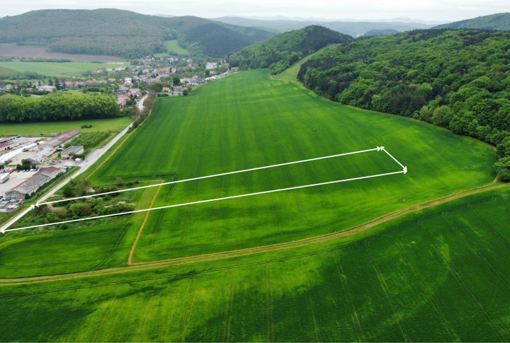 Na predaj rovinatý pozemok 40 árov, pri Trnave, Buková.