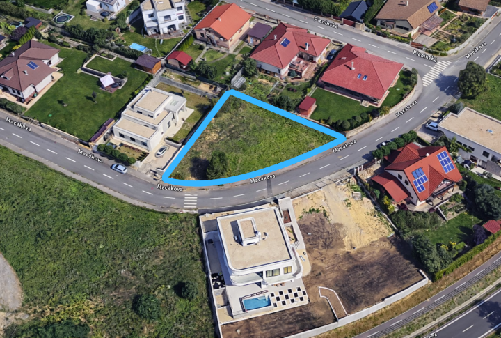 NA PREDAJ POZEMOK PRE RODINNÝ DOM S NÁDHERNÝM VÝHĽADOM