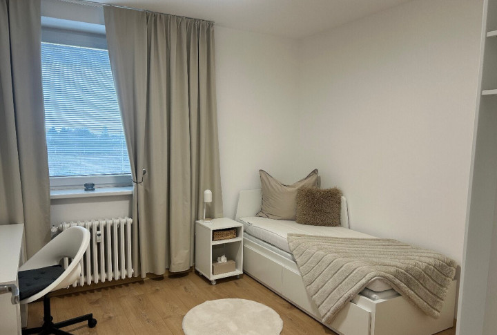 Na prenájom dve izby v 3 izbovom byte, Spartakovská, Trnava