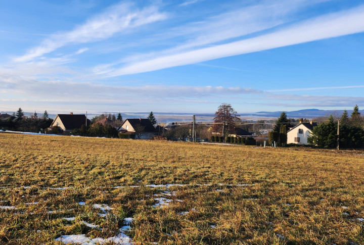 Slnečný pozemok v pokojnej lokalite Šemša - Hodkovce – ideálna príležitosť pre developerov a investorov