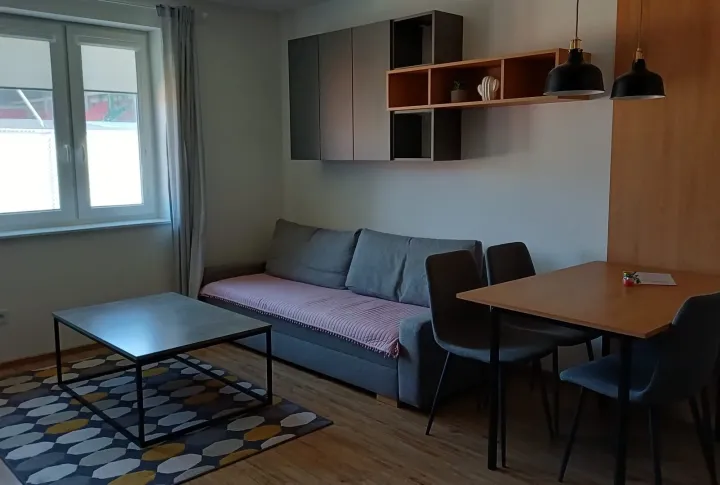 Na prenájom 2 izbový byt zrekonštruovaný, Športová, Trnava