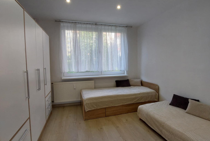 PRENÁJOM | Priestranný 3-izbový byt s balkónom a klimatizáciou – Nitra, Klokočina