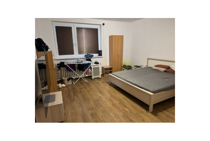 Na prenájom plne zariadený 3 izbový byt v dome Slovenský Grob