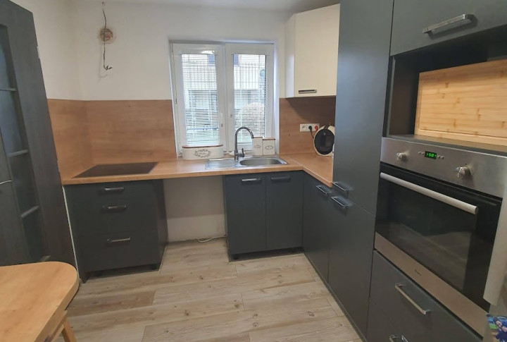 Na predaj 3 izbový byt na Solivare  s veľkou terasou a pozemkom