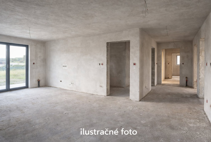 Na predaj  Bungalov, Haniska  Košice  - okolie