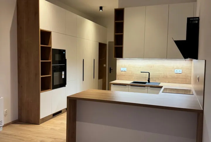 Na predaj 1 izbový byt s predzáhradkou, novostavba, Rovinka.