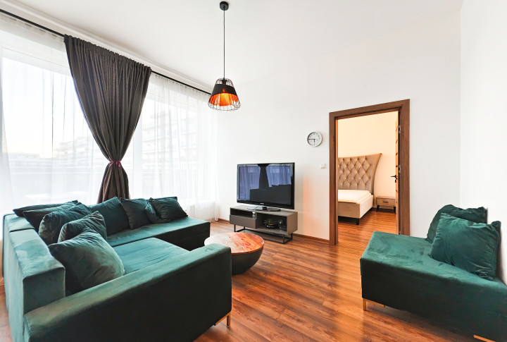 PRÉMIOVÝ 3-IZBOVÝ BYT S 22 m² LOGGIOU V BOROVICOVOM HÁJI – LUXUS, SÚKROMIE A LES POD OKNAMI + PARKOVANIE V CENE