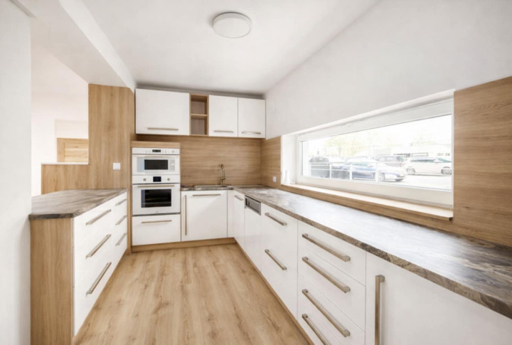 Na predaj 5-izbový bungalov , v obci Seňa