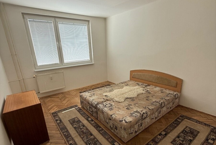 Na prenájom 3 izbový byt s balkónom, Robotnícka, Senica.