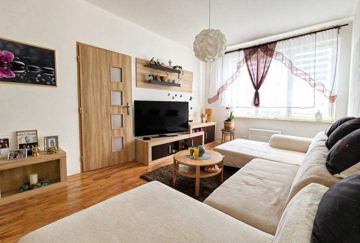 NA PREDAJ 3 IZBOVÝ BYT PO REKONŠTRUKCII | 64 m² | PRAKOVCE