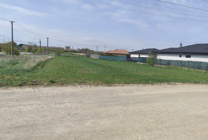 Na predaj stavebný pozemok (550 m2) so stavebným povolením  - obec Geča.