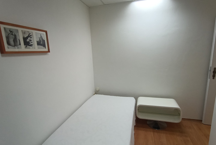 Na prenájom izba v centre Nitry - Farská ulica