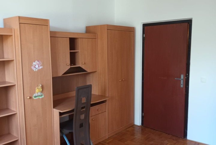 Na prenájom veľký zariadený 3 izbový byt, M. Bela, Piešťany.