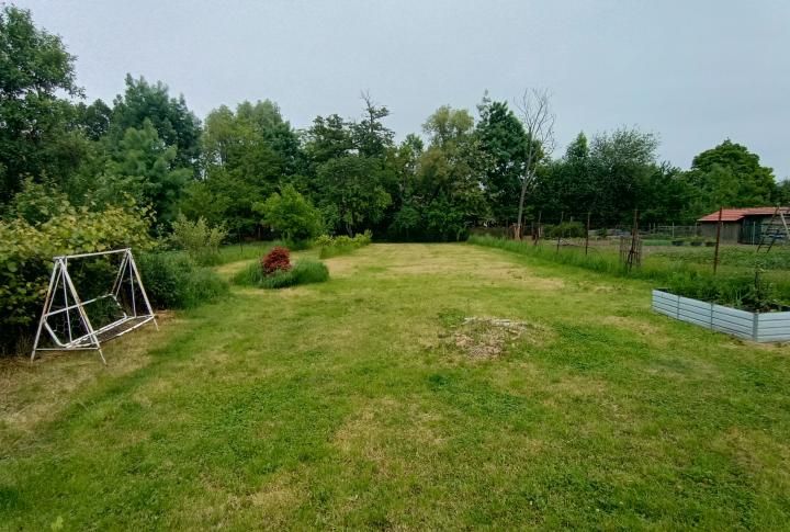 Ponúkame na predaj útulný stavebný pozemok Beladice – ideálne bývanie pre rodinu!