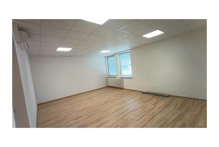 REZERVOVANÉ! Na prenájom 37 m2 kancelária v centre mesta