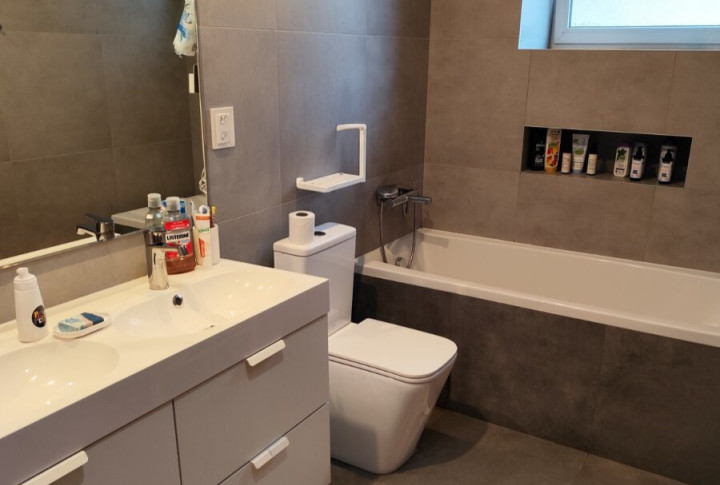 Na predaj 5 izbový byt, ulica Milosrdenstva ,  Košice-Juh